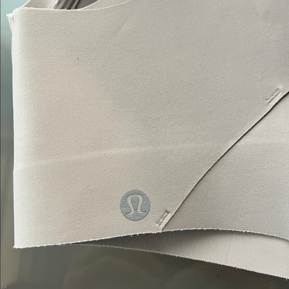 🫶34DD Like New Barely Beige Enlite Bra by Lululemon in Taupe/Cream/Greyish 34E - Picture 8 of 17